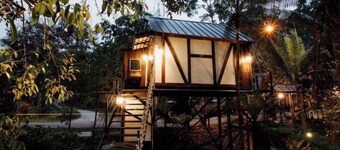 Enchanting Treehouse 5 Min Walk to Waterfall