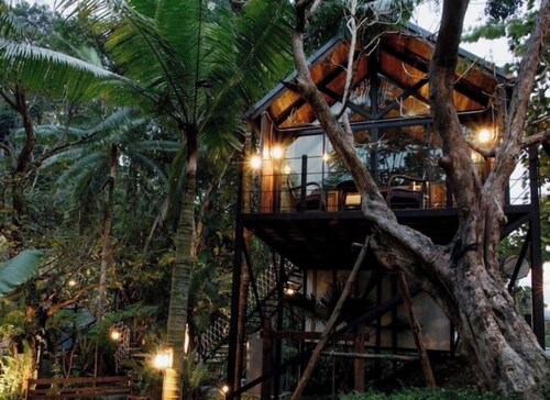 Enchanting Treehouse 5 Min Walk to Waterfall