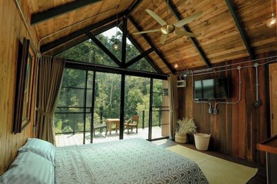 Whispering Waterfalls Treehouse