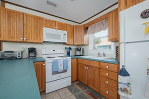 Fridge, microwave, oven, stovetop - 7553- Beach Nut, 2 Bedroom pet friendly canalfront home in Avon (Avon)