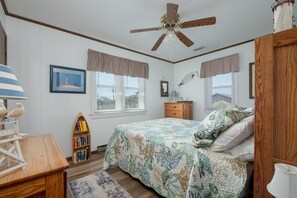 2 bedrooms, internet, bed sheets