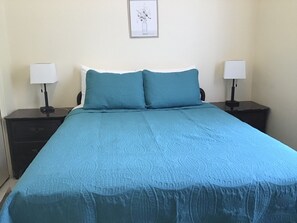 2 bedrooms, iron/ironing board, WiFi