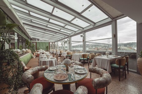 Crowne Plaza Istanbul Ortakoy Bosphorus, an IHG Hotel - Image 49