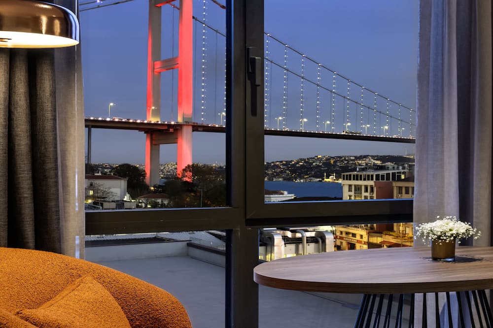 Crowne Plaza Istanbul Ortakoy Bosphorus by IHG
