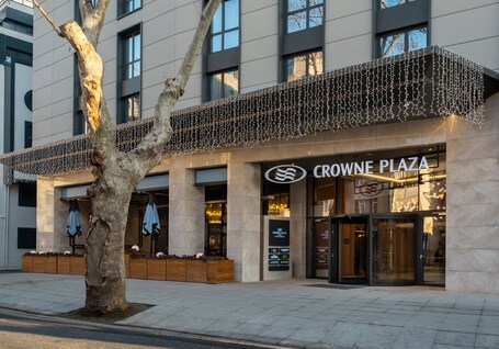 Crowne Plaza Istanbul Ortakoy Bosphorus, an IHG Hotel - Image 2