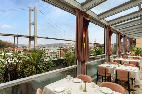 Crowne Plaza Istanbul Ortakoy Bosphorus, an IHG Hotel - Image 20