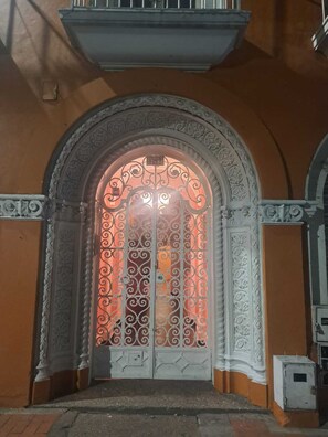 Fachada de la propiedad