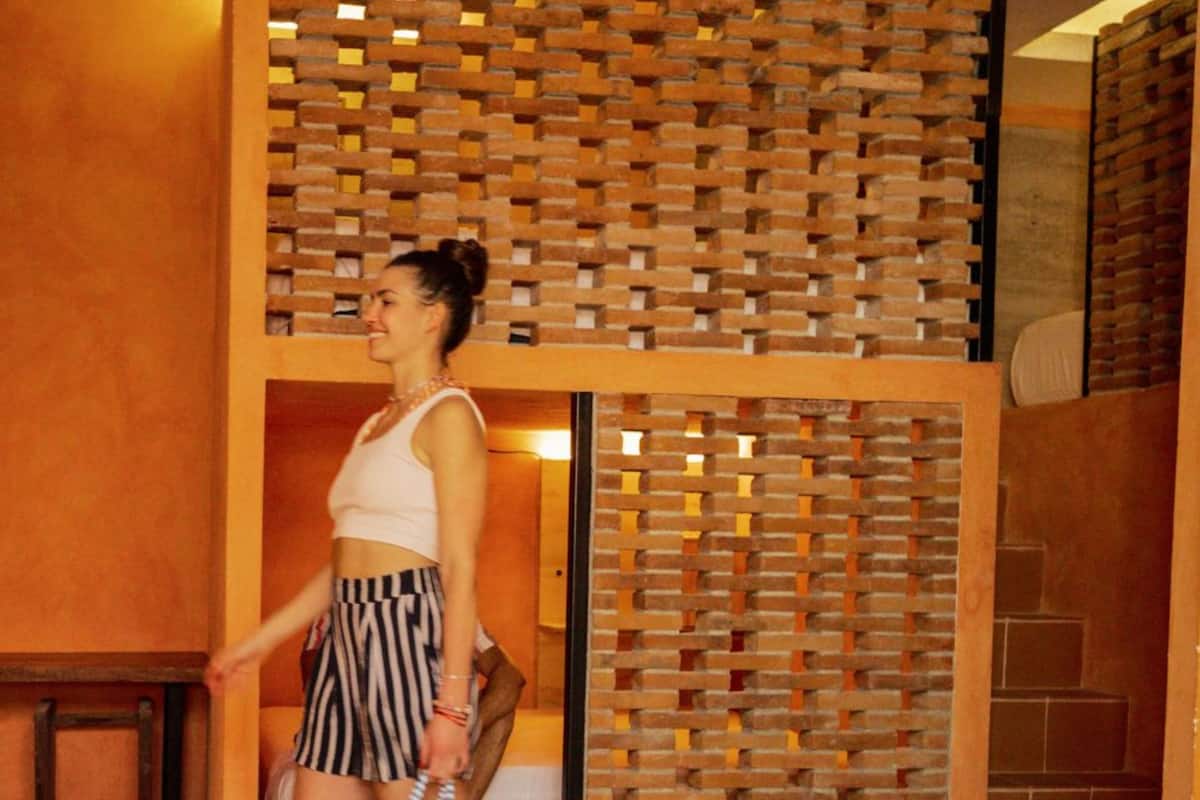 Dormitorio condiviso Deluxe, per sole donne | Una cassaforte in camera, ferro/asse da stiro, Wi-Fi gratuito, lenzuola