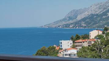 Apartment, Smoking | 8 bedrooms