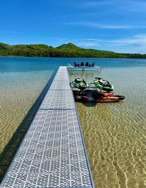 サンラウンジャー、ビーチタオル