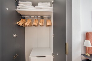 Interior - Amazing Friedrichshain 2BR, nr Boxhagener Platz, by Blueground (Berlin)