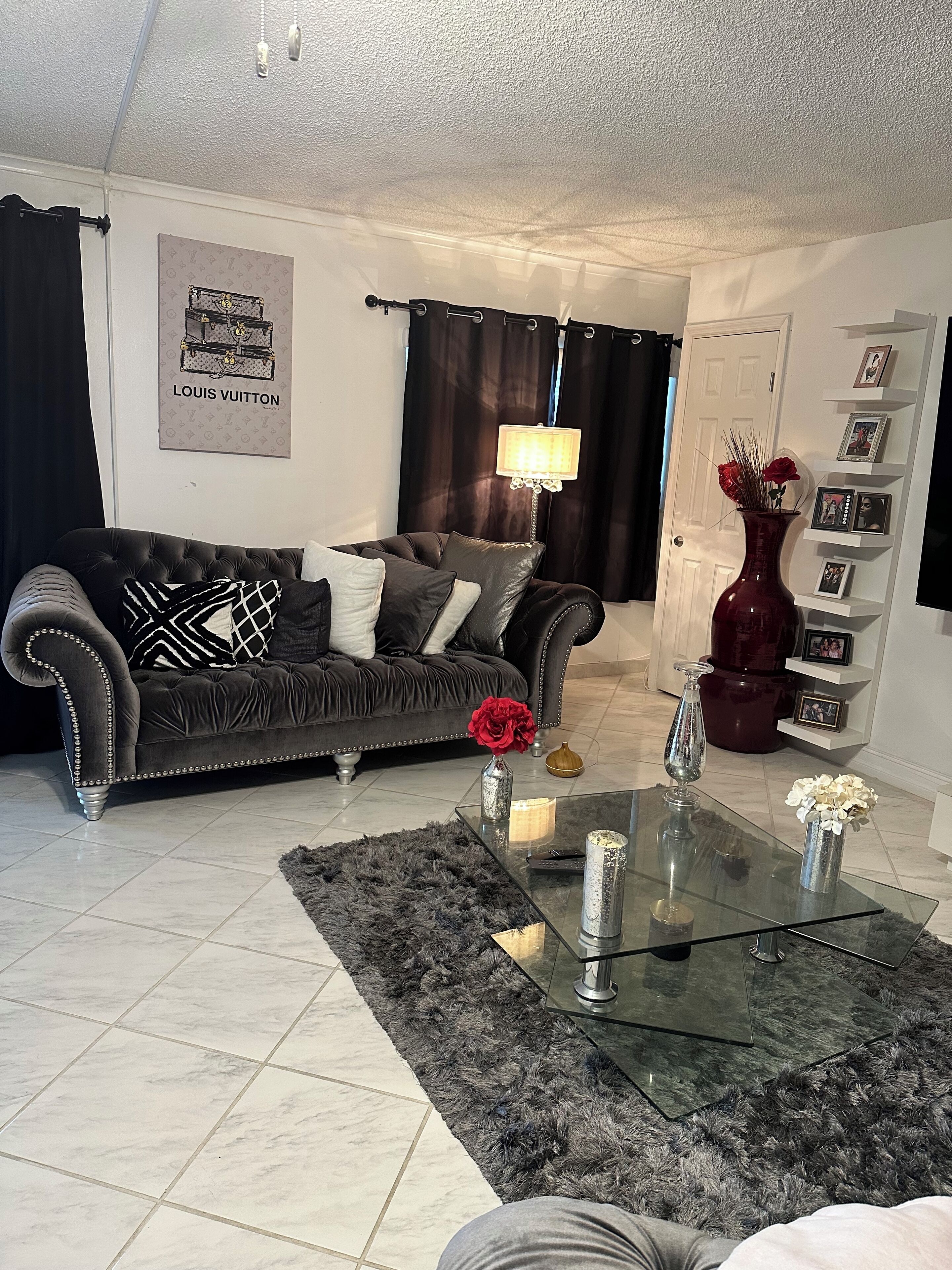 スマートテレビ、書庫、ステレオ、プリンター