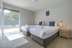 House | 2 bedrooms, premium bedding, individually furnished, iron/ironing board - Amaroo 2 (Coles Bay)