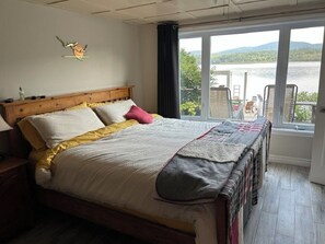 3 bedrooms, desk, iron/ironing board, WiFi - L'Antre d'Eux on Lac Bromont (FULL for 2025) (Bromont)