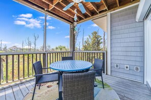 Outdoor dining - Secluded Sunrise -Gulf & Bay View Oasis in Exclusive Secluded Dunes (Port St. Joe)