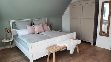 3 bedrooms, free WiFi, bed sheets