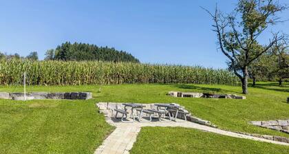 Ferienwohnung 2, 35qm' mit Gemeinschaftsgarten, Balkon und WLAN