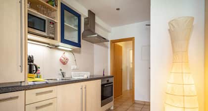 Ferienwohnung 2, 35qm' mit Gemeinschaftsgarten, Balkon und WLAN