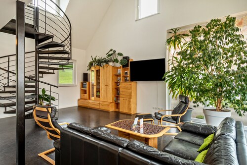 Ferienwohnung 3, 120qm, mit privater Terrasse, Gemeinschaftsgarten und WLAN