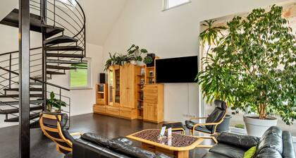 Ferienwohnung 3, 120qm, mit privater Terrasse, Gemeinschaftsgarten und WLAN