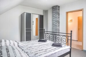 3 Schlafzimmer, Bügeleisen/Bügelbrett, kostenloses WLAN, Bettwäsche
