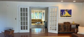 Family Farmhouse Retreat , Heated Pool, Privacy, One Hour from New York City