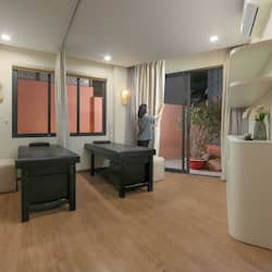 Couples treatment rooms, body treatments, aromatherapy