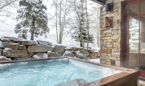 Baignoire à remous extérieure