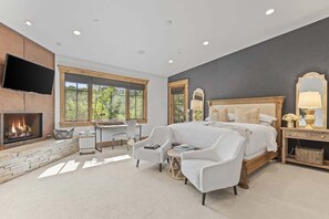 5 bedrooms, iron/ironing board, WiFi, bed sheets