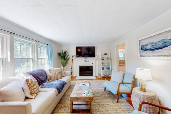 Fernseher, Tischtennisplatte