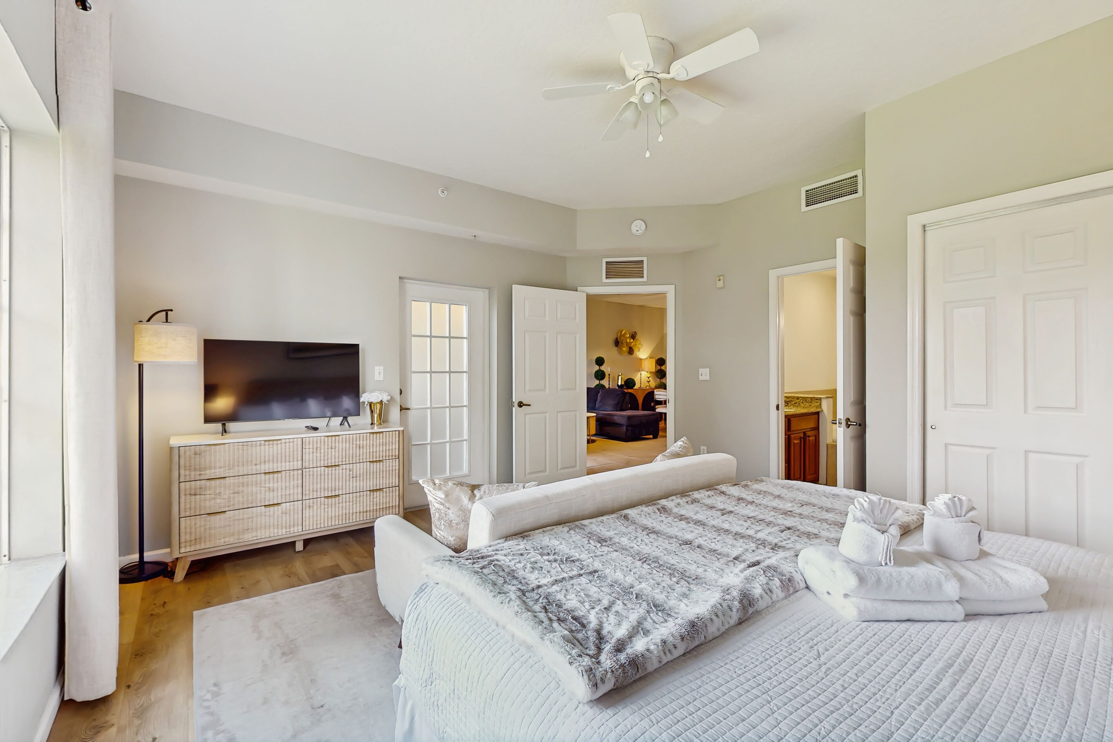 3 bedrooms, iron/ironing board, Internet, bed sheets