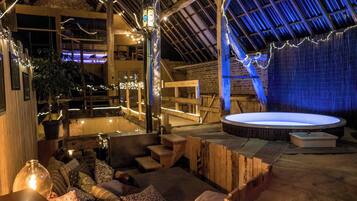 Bain à remous intérieur