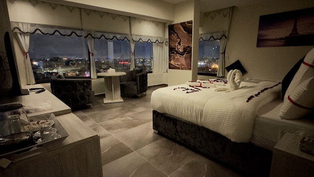 Panoramic Room