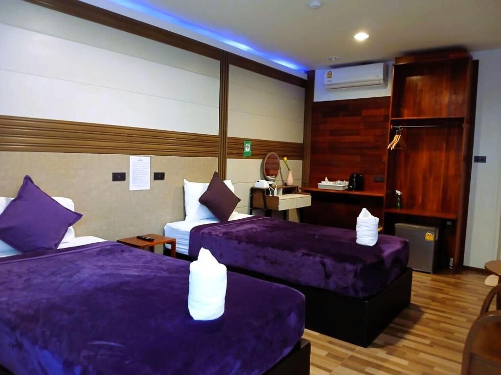 デラックス ツインルーム | ミニバー (無料)、客室ごとに異なる装飾、デスク、WiFi (無料)