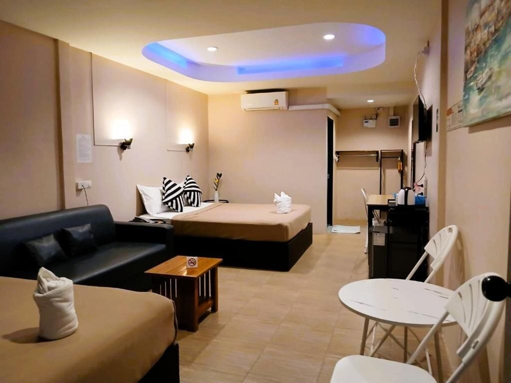 Habitació triple superior | Minibar gratuït, decoració individual, escriptori i wifi gratuïta 