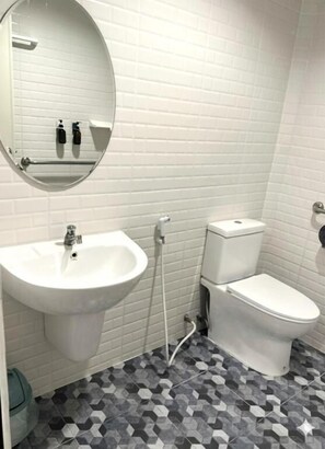 Free minibar, individually decorated, desk, free WiFi - Viphuanan resort (Bang Lamung)