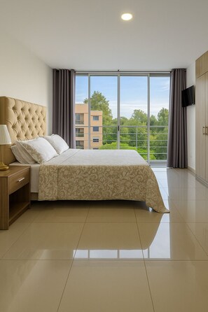 3 chambres, fer et planche à repasser, Wi-Fi, draps fournis