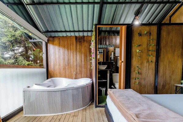 Panoramic Cabin | Free WiFi, bed sheets