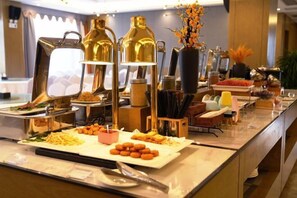 Restaurant - Guiyi Hotel (Guiyang Guanshanhu District Southwest International Trade City Store) (Guiyang)
