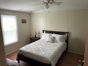 2 bedrooms, iron/ironing board, free WiFi, bed sheets