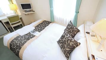 Double Room | Desk, free WiFi, bed sheets