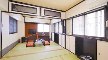 传统客房, 无烟房, 私人浴室 (Japanese Style,36sqm) | 办公桌、免费 WiFi、床单