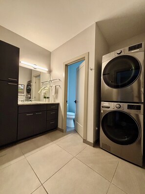 Interior - Modern Spacious Home, New Build (Gunnison)