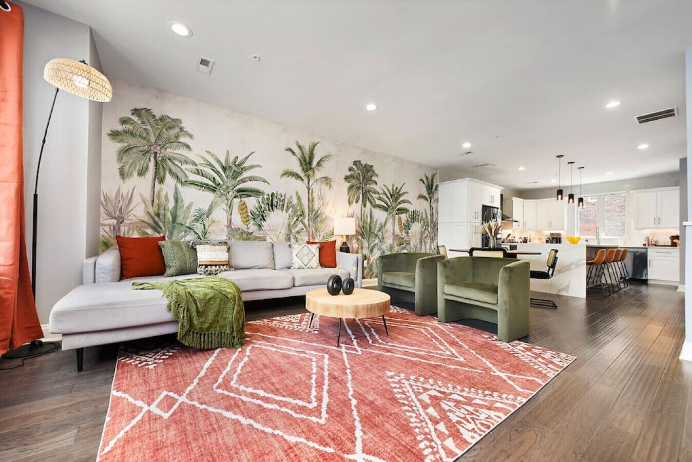 Smart TV, books, stereo, offices