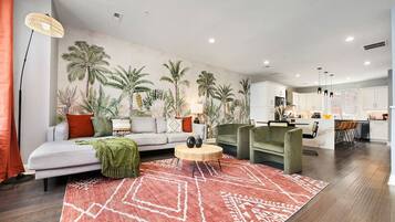 Smart TV, books, stereo, offices