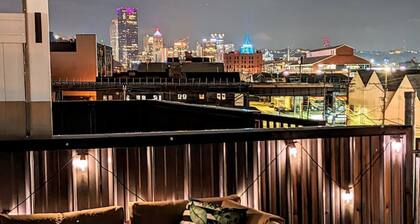 ★ HostWise Stays ★ Skyline Views | Rooftop Deck & Gourmet Kitchen
