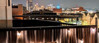 ★ HostWise Stays ★ Skyline Views | Rooftop Deck & Gourmet Kitchen