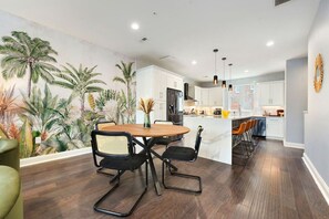 Dining - ★ HostWise Stays ★ Skyline Views | Rooftop Deck & Gourmet Kitchen (Pittsburgh)