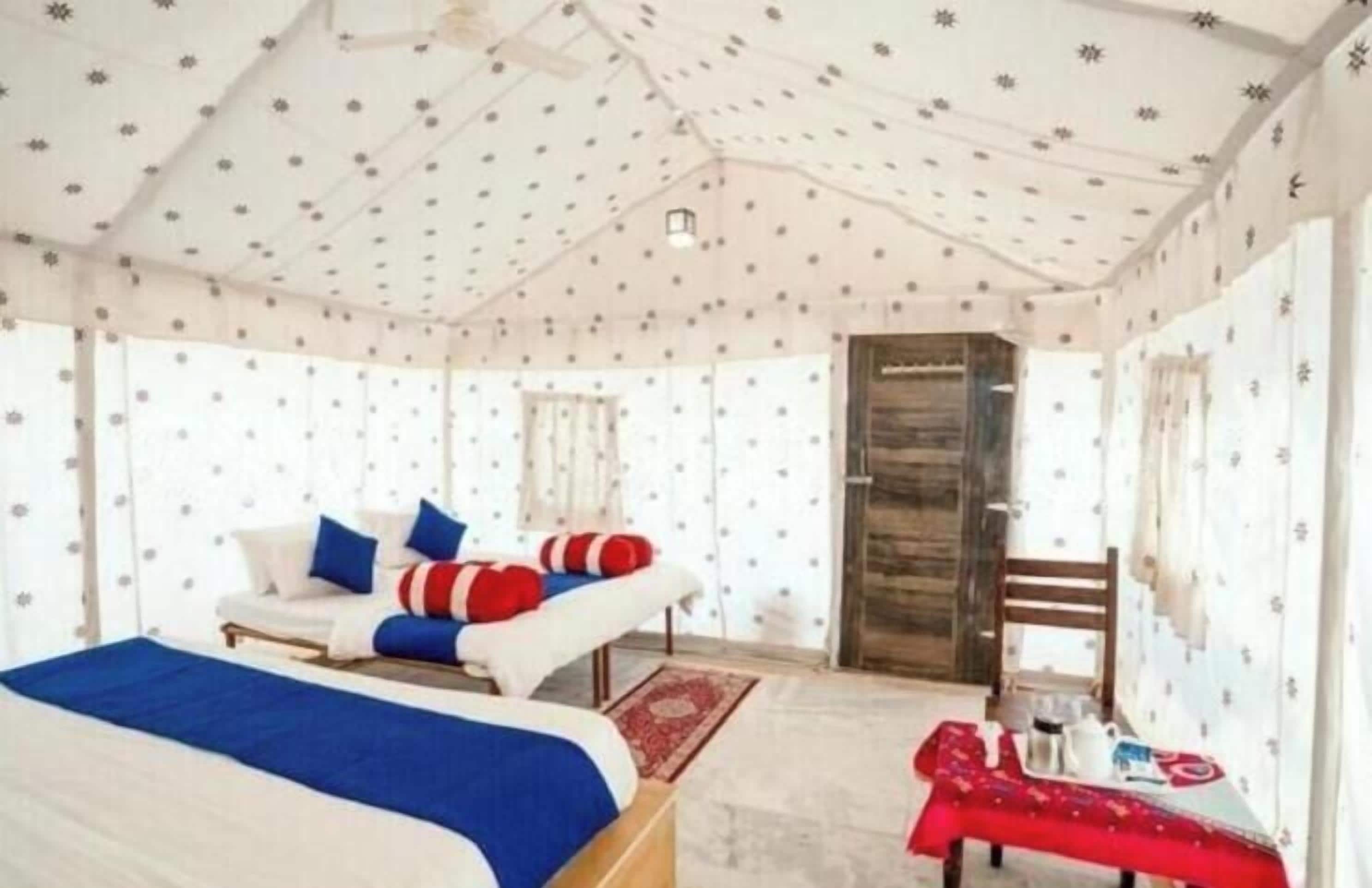 Tenda Keluarga | Seprai premium, kedap suara, Wi-Fi gratis, dan seprai linen