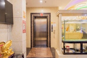 Unclassified image, 2 of 27, button - Carlos Hotel (Kaiping Dongjiao Store) (Kaiping)
